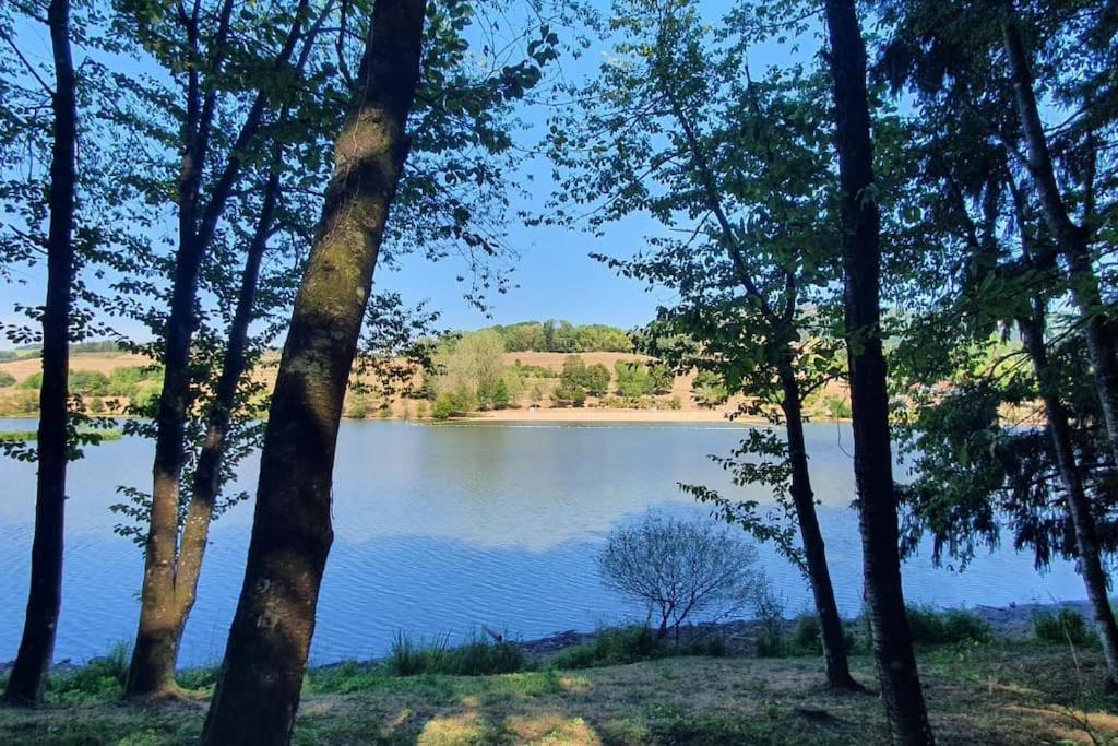 Joli Gite Rural Dans Un Havre De Paix Saint-Bonnet-le-Troncy 외부 사진