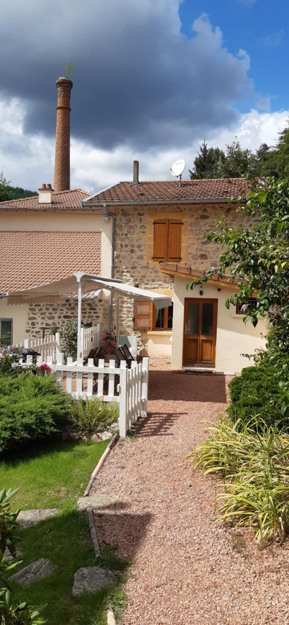 Joli Gite Rural Dans Un Havre De Paix Saint-Bonnet-le-Troncy 외부 사진